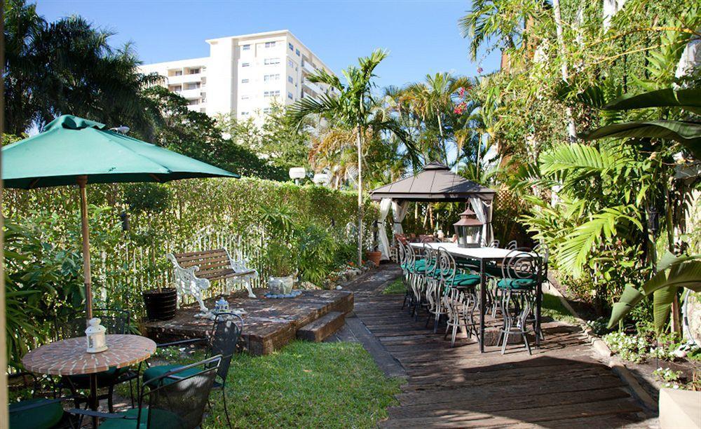Cadet Hotel Miami Beach Exterior photo